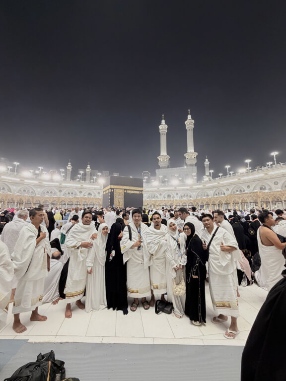 Foto jamaah umrah dari Solusi Haramain Tour & Travel, penyedia layanan umrah dan haji terbaik di Kendari